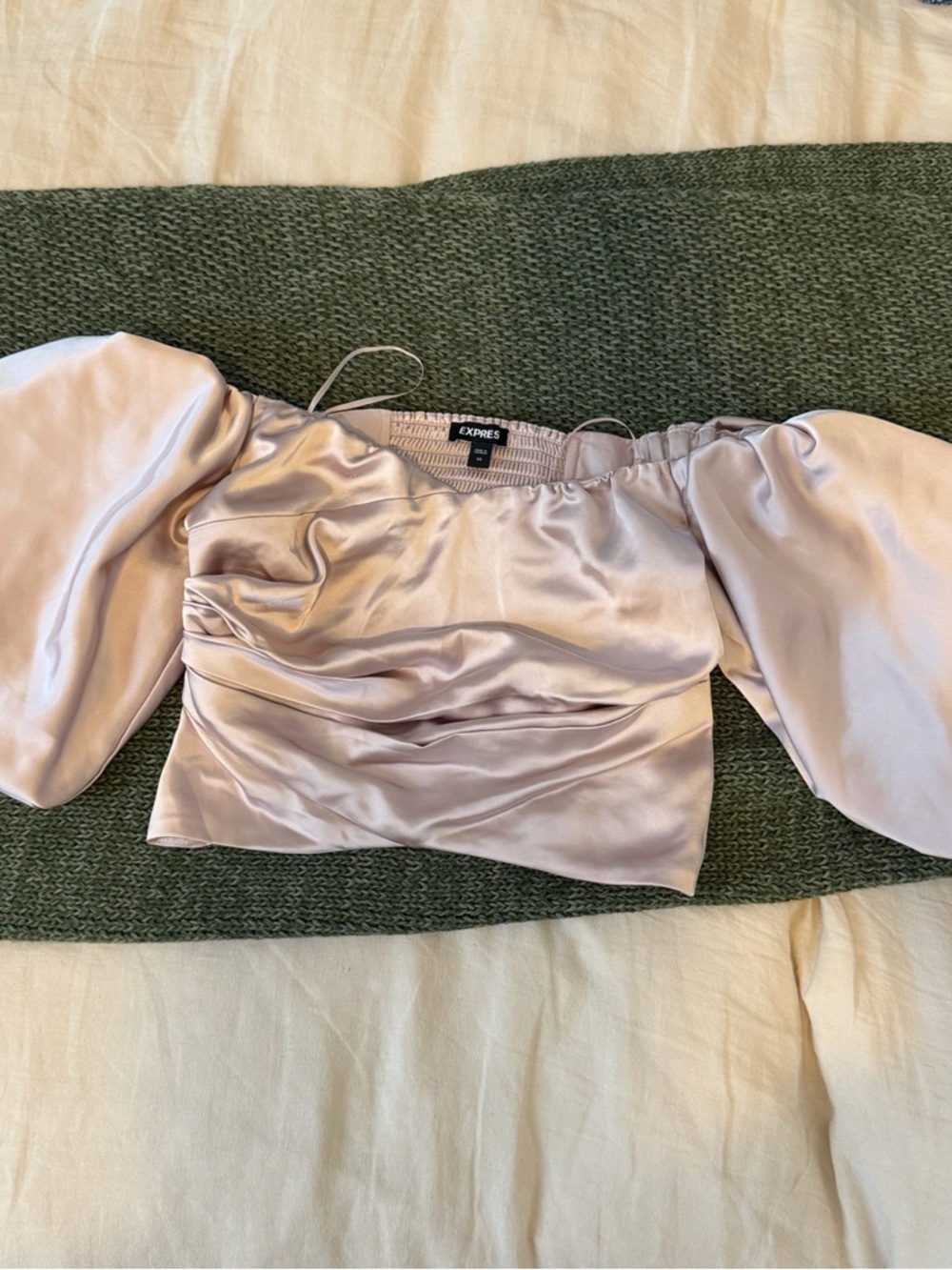 Express Satin Off-Shoulder Puff Sleeve Crop Top in Light Blush